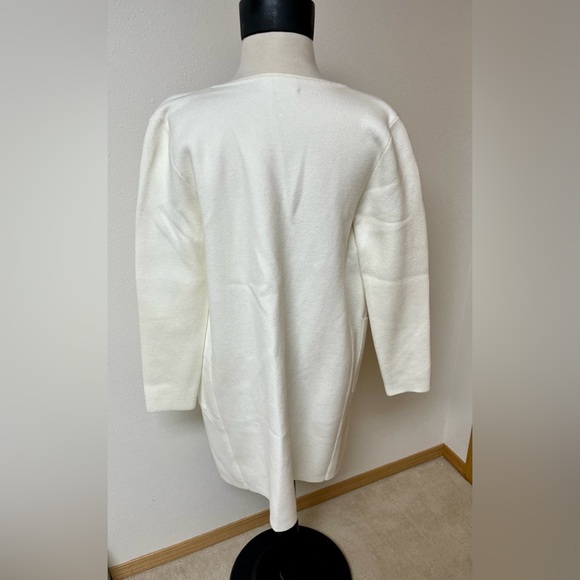 Elegant White Women's sweater women’s size S - Picture 2 of 3